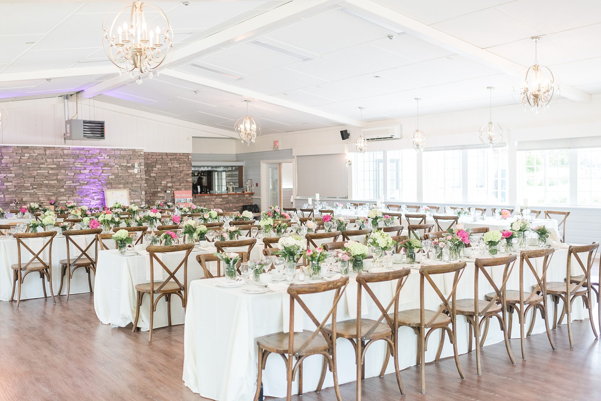 The Best Ottawa Wedding Venues for Stunning Photos 30 Summer Strathmere Garden House Wedding | Ottawa Wedding | Wedding photos at the Heritage Garden and Garden House at Strathmere in North Gower Get more inspiration from this fun summertime wedding. #ottawawedding #weddingphotography #ottawaweddings