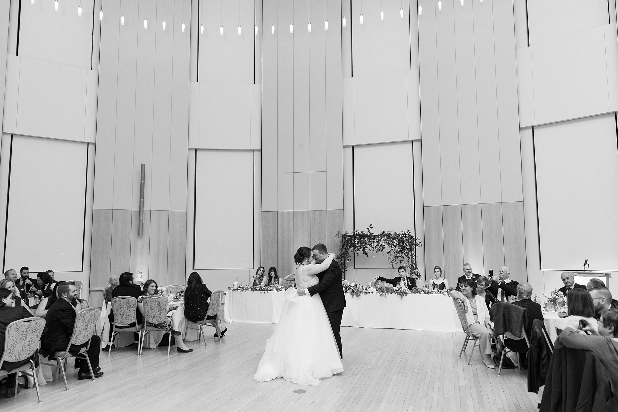 Autumn Wedding at the Canadian Museum of Nature | Ottawa Wedding | Wedding photos at the Canadian Museum of Nature Get more inspiration from this lovely autumn wedding. #ottawawedding #weddingphotography #ottawaweddings
