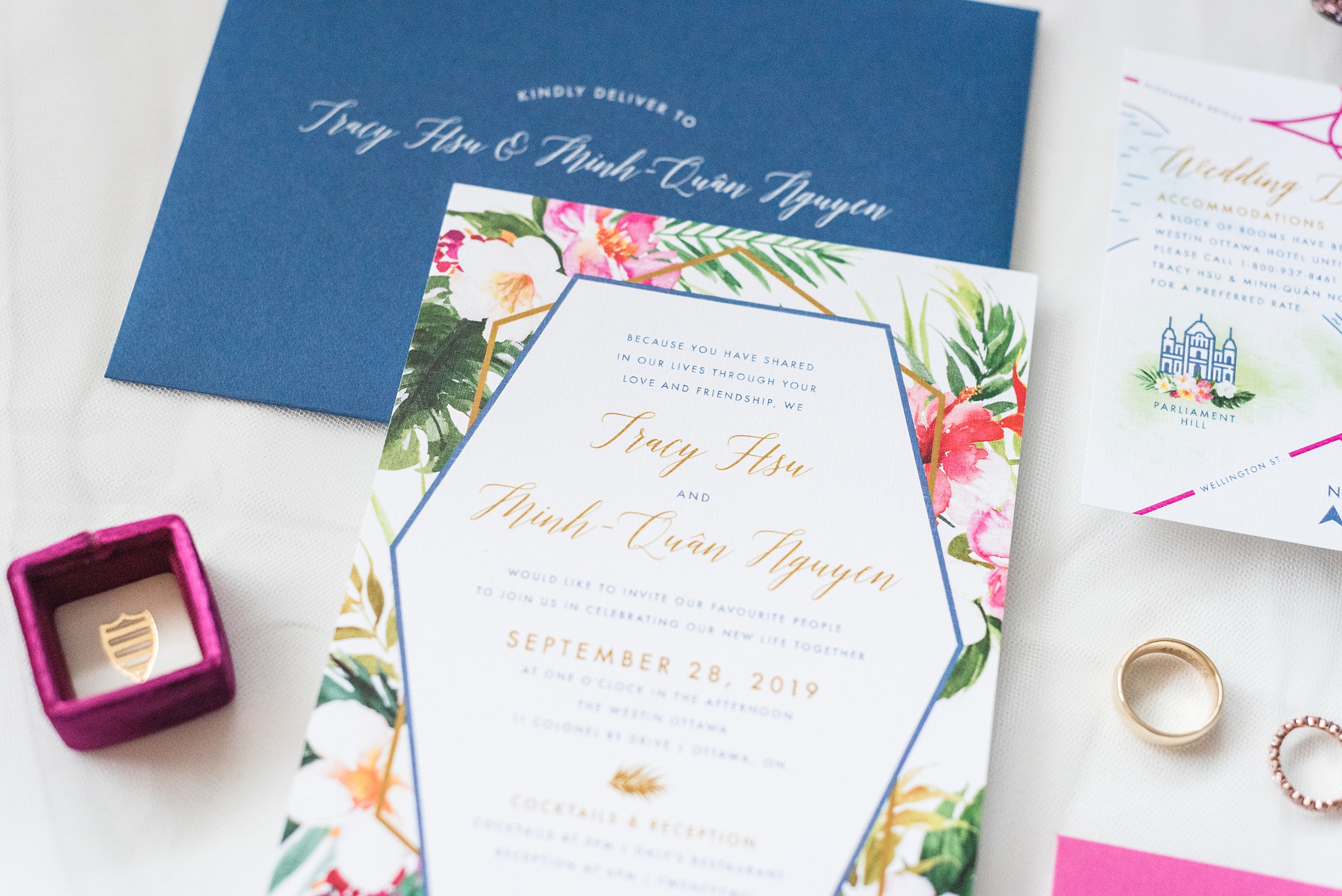 Autumn bold, colourful wedding at twentytwo | ottawa wedding | wedding photos at the westin ottawa downtown get more inspiration from this bright autumn wedding. #ottawawedding #weddingphotography #ottawaweddings