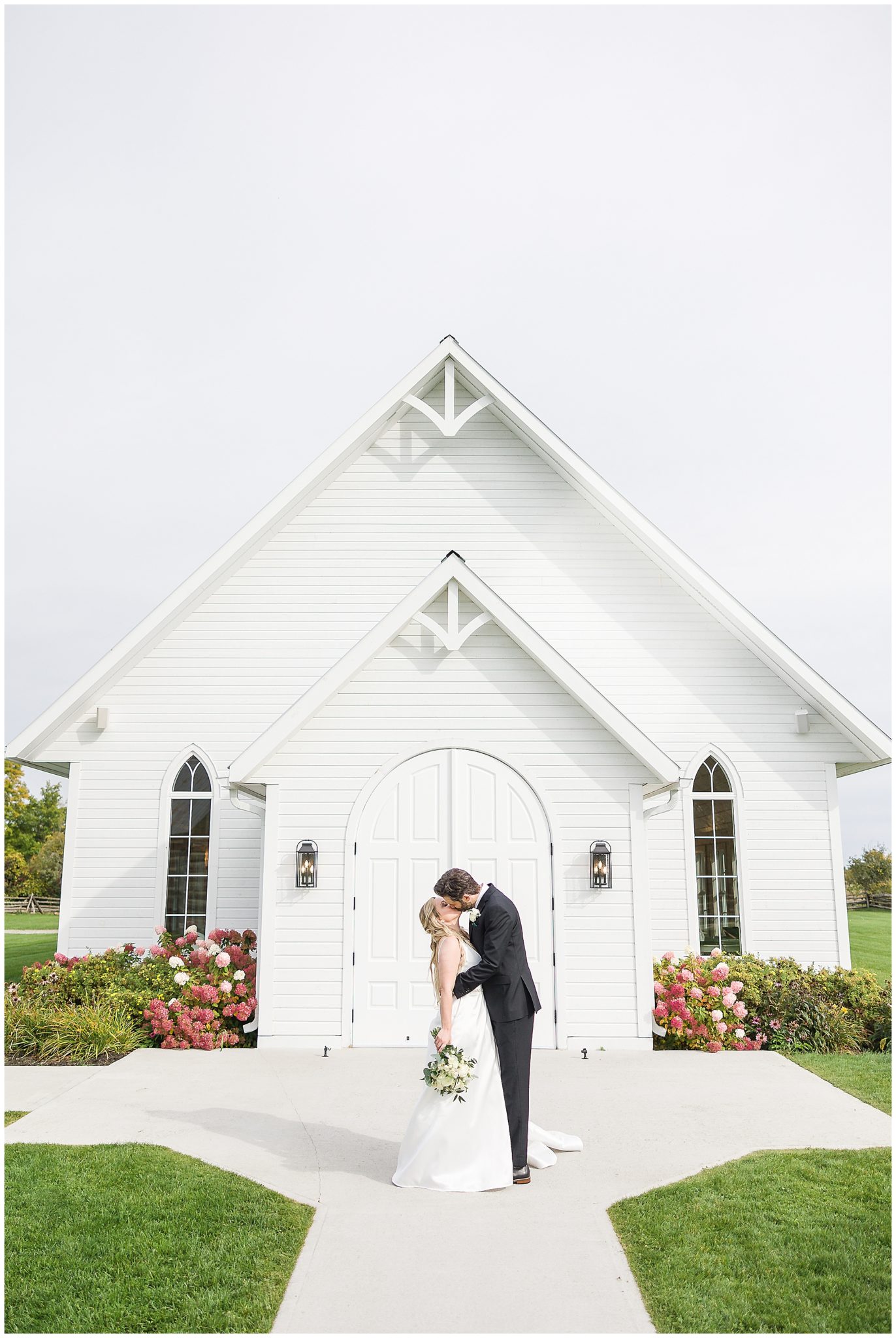 The Best Ottawa Wedding Venues for Stunning Photos 13 Rich Forest Green Stonefields Estate Wedding 0030